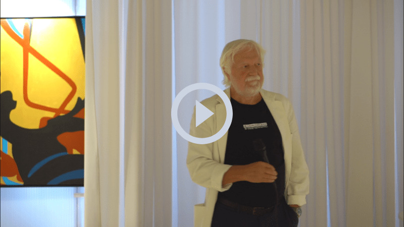 Bilderausstellung von Jan Špaček. Wie hängen Transformator, Tsunami und Pralinen zusammen? architekt 2