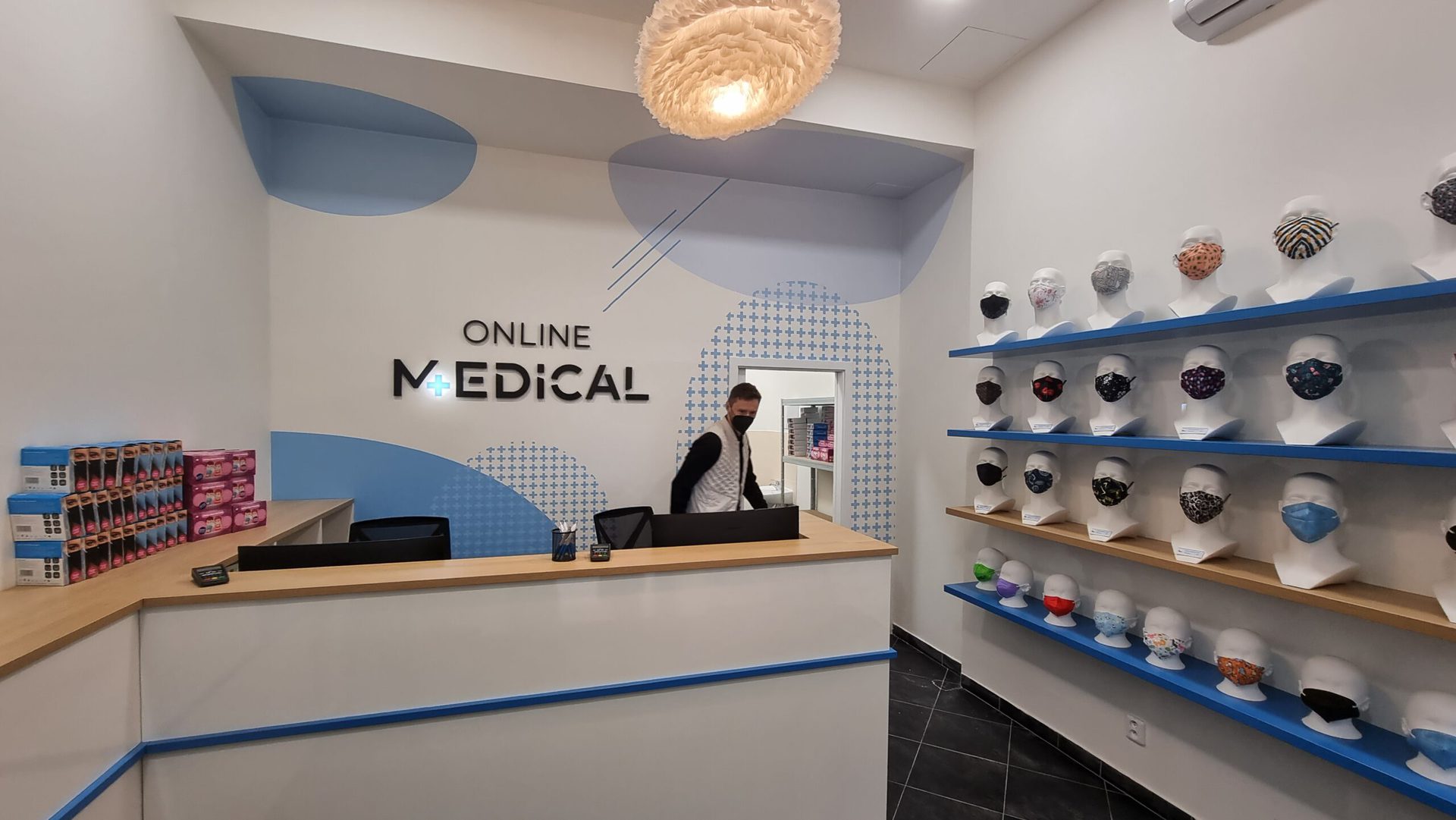 Vizualizace a interiér prodejny | OnlineMedical s.r.o. 20210514 161433 1 scaled